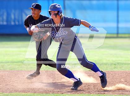 Thumbnail 2 in Warren vs. Gahr photogallery.