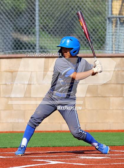 Thumbnail 2 in Warren vs. Gahr photogallery.