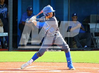 Thumbnail 2 in Warren vs. Gahr photogallery.