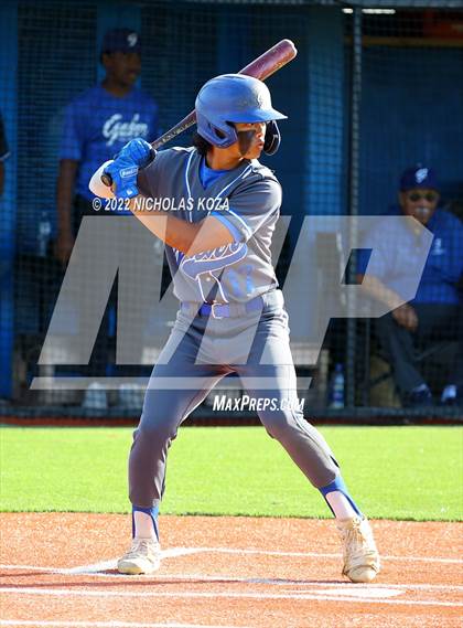 Thumbnail 3 in Warren vs. Gahr photogallery.