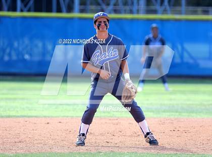 Thumbnail 3 in Warren vs. Gahr photogallery.