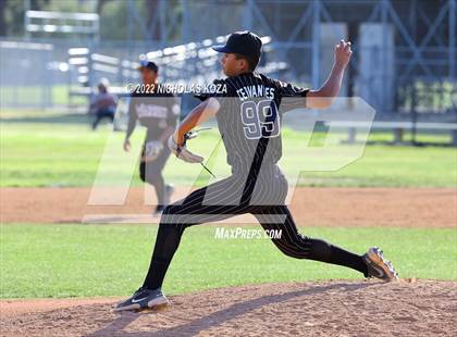Thumbnail 3 in Warren vs. Gahr photogallery.
