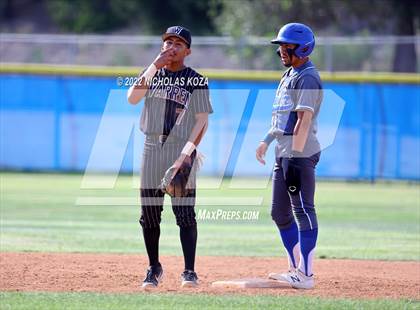 Thumbnail 1 in Warren vs. Gahr photogallery.