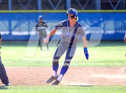 Thumbnail 2 in Warren vs. Gahr photogallery.