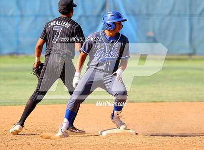 Thumbnail 2 in Warren vs. Gahr photogallery.