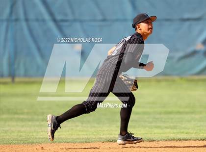 Thumbnail 3 in Warren vs. Gahr photogallery.
