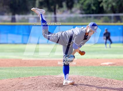 Thumbnail 2 in Warren vs. Gahr photogallery.