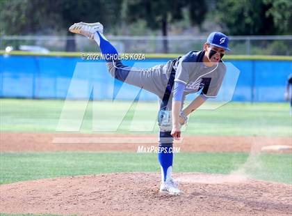 Thumbnail 3 in Warren vs. Gahr photogallery.