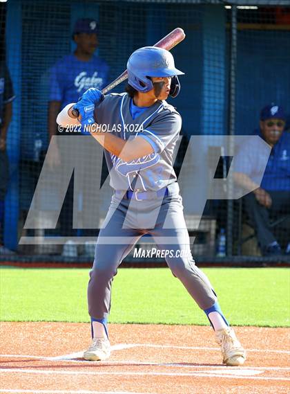 Thumbnail 2 in Warren vs. Gahr photogallery.