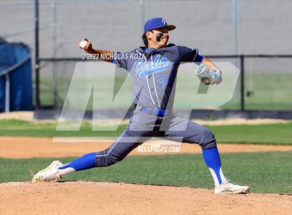 Thumbnail 2 in Warren vs. Gahr photogallery.
