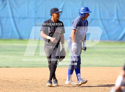 Thumbnail 3 in Warren vs. Gahr photogallery.
