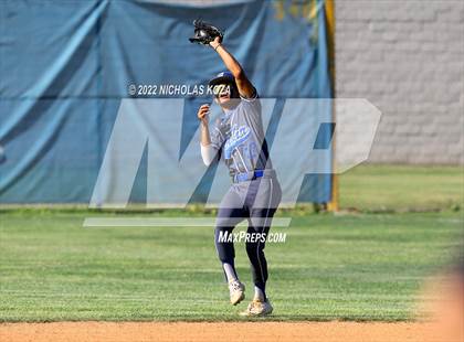 Thumbnail 2 in Warren vs. Gahr photogallery.