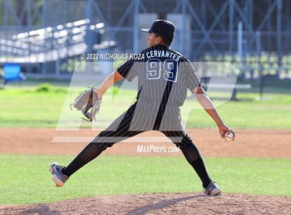 Thumbnail 2 in Warren vs. Gahr photogallery.