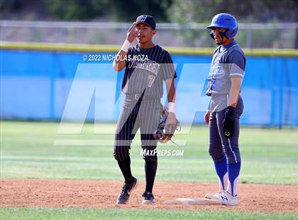Thumbnail 2 in Warren vs. Gahr photogallery.