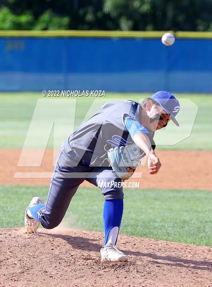 Thumbnail 3 in Warren vs. Gahr photogallery.