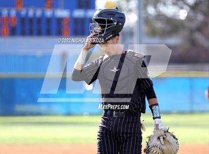 Thumbnail 2 in Warren vs. Gahr photogallery.