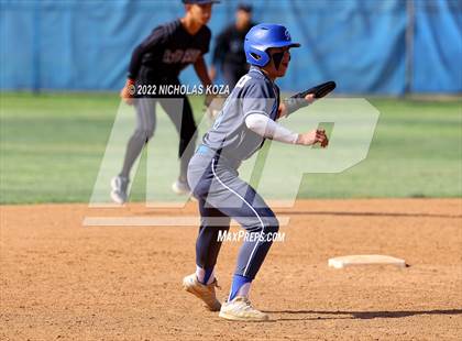 Thumbnail 2 in Warren vs. Gahr photogallery.