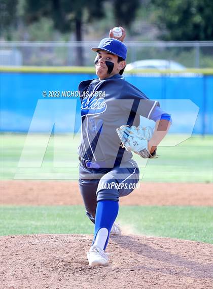 Thumbnail 3 in Warren vs. Gahr photogallery.