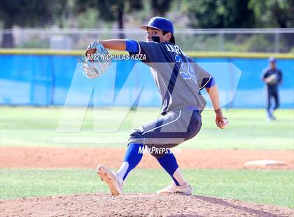 Thumbnail 2 in Warren vs. Gahr photogallery.