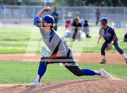 Thumbnail 3 in Warren vs. Gahr photogallery.