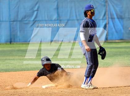 Thumbnail 3 in Warren vs. Gahr photogallery.
