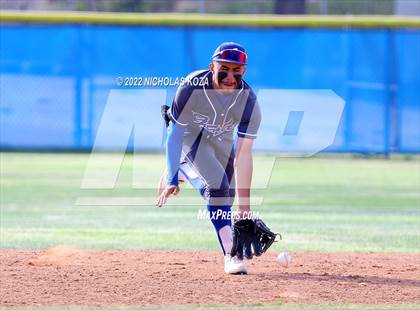 Thumbnail 3 in Warren vs. Gahr photogallery.