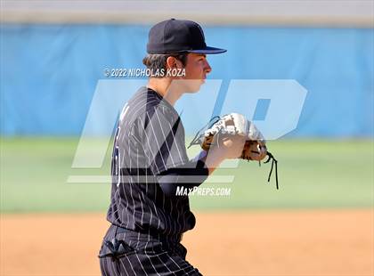 Thumbnail 3 in Warren vs. Gahr photogallery.