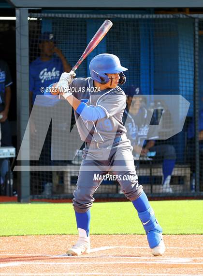 Thumbnail 2 in Warren vs. Gahr photogallery.