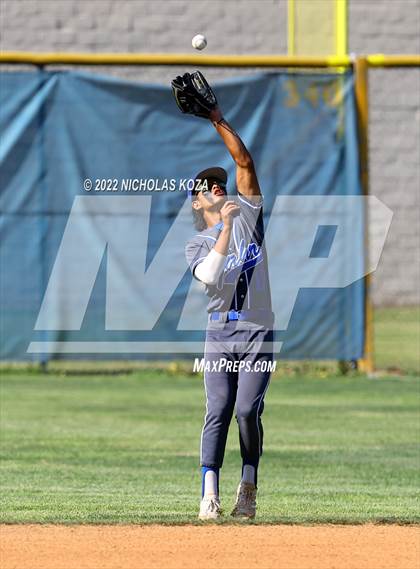 Thumbnail 3 in Warren vs. Gahr photogallery.