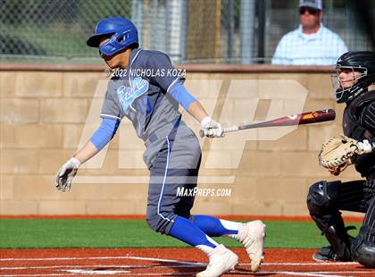 Thumbnail 2 in Warren vs. Gahr photogallery.