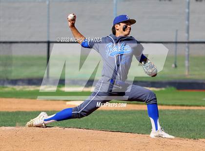 Thumbnail 2 in Warren vs. Gahr photogallery.