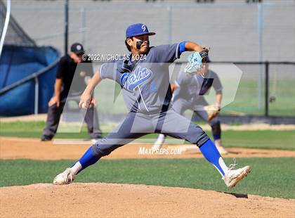 Thumbnail 1 in Warren vs. Gahr photogallery.