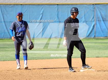 Thumbnail 2 in Warren vs. Gahr photogallery.