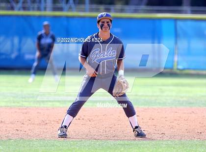 Thumbnail 2 in Warren vs. Gahr photogallery.