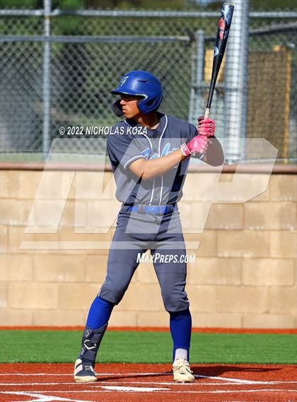Thumbnail 3 in Warren vs. Gahr photogallery.