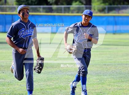 Thumbnail 2 in Warren vs. Gahr photogallery.