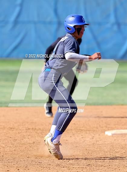 Thumbnail 1 in Warren vs. Gahr photogallery.