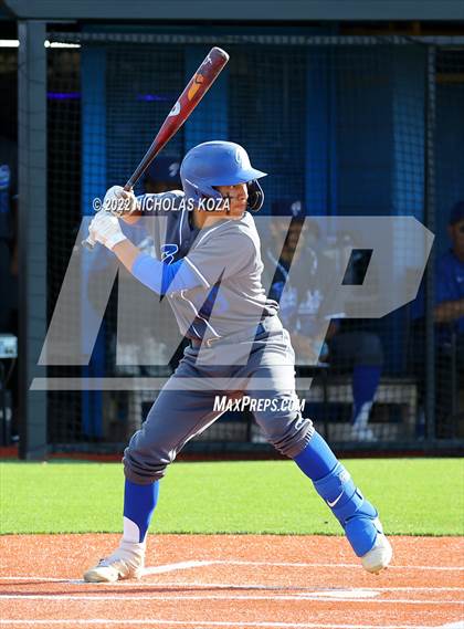 Thumbnail 1 in Warren vs. Gahr photogallery.