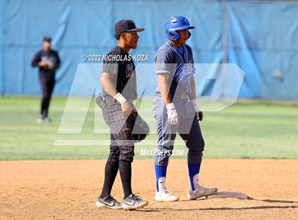 Thumbnail 3 in Warren vs. Gahr photogallery.