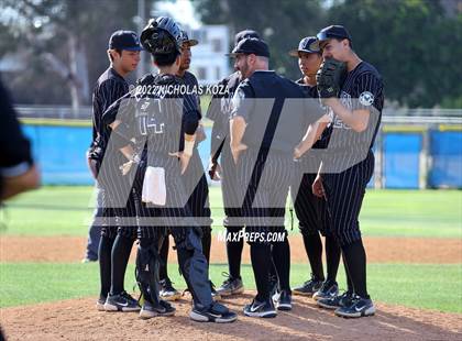 Thumbnail 3 in Warren vs. Gahr photogallery.