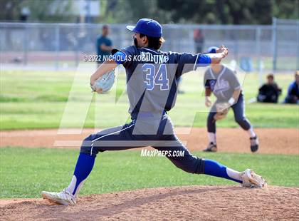 Thumbnail 2 in Warren vs. Gahr photogallery.