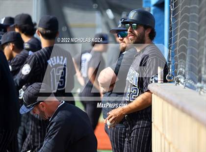 Thumbnail 2 in Warren vs. Gahr photogallery.