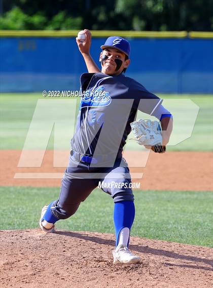 Thumbnail 1 in Warren vs. Gahr photogallery.