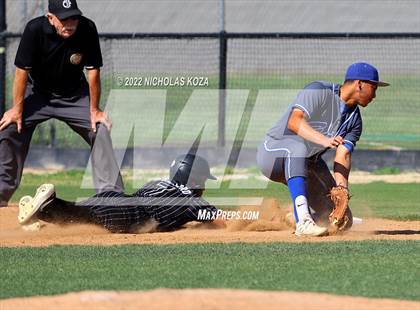 Thumbnail 1 in Warren vs. Gahr photogallery.