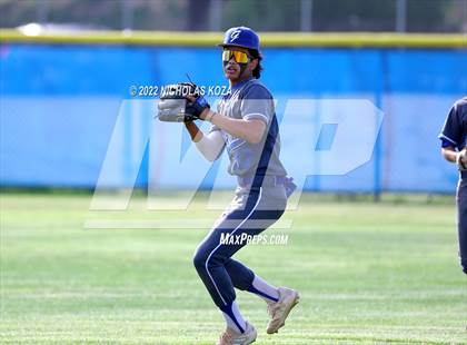 Thumbnail 2 in Warren vs. Gahr photogallery.