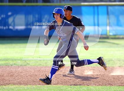 Thumbnail 3 in Warren vs. Gahr photogallery.