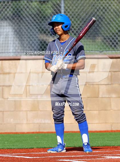 Thumbnail 2 in Warren vs. Gahr photogallery.