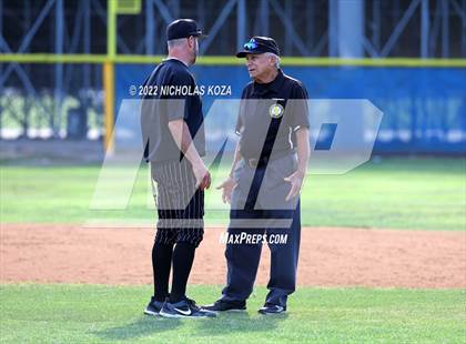 Thumbnail 1 in Warren vs. Gahr photogallery.