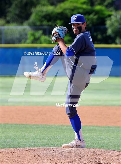 Thumbnail 2 in Warren vs. Gahr photogallery.