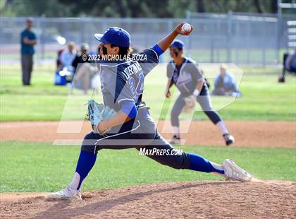 Thumbnail 2 in Warren vs. Gahr photogallery.